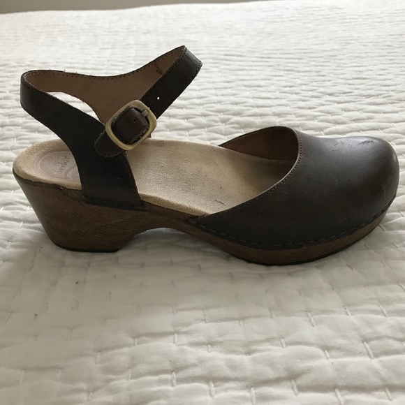 dansko clogs sam